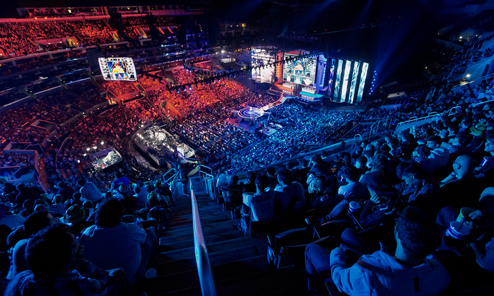 JDG赛后群访 Kanavi：第一局想玩一把芮尔打野 所以就选了